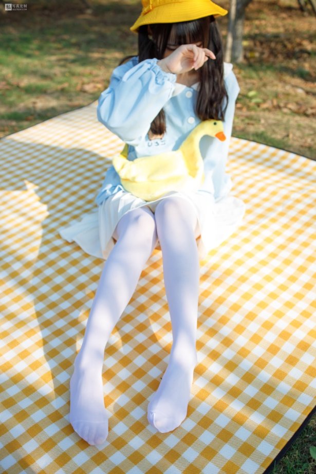 森萝财团写具 JKFUN-030《野餐、爆蛋和彩蛋》踩物 白丝50D 默陌 [23P/1V/1.35G]-萌图网