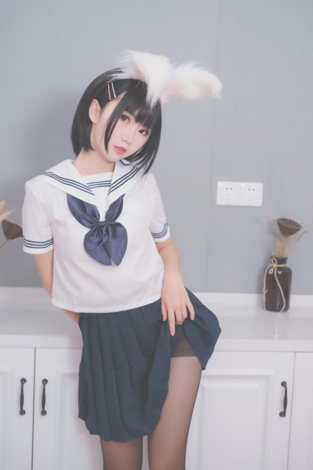 网红Coser@面饼仙儿 – 面饼兔耳jk [17P/170MB]-萌图网