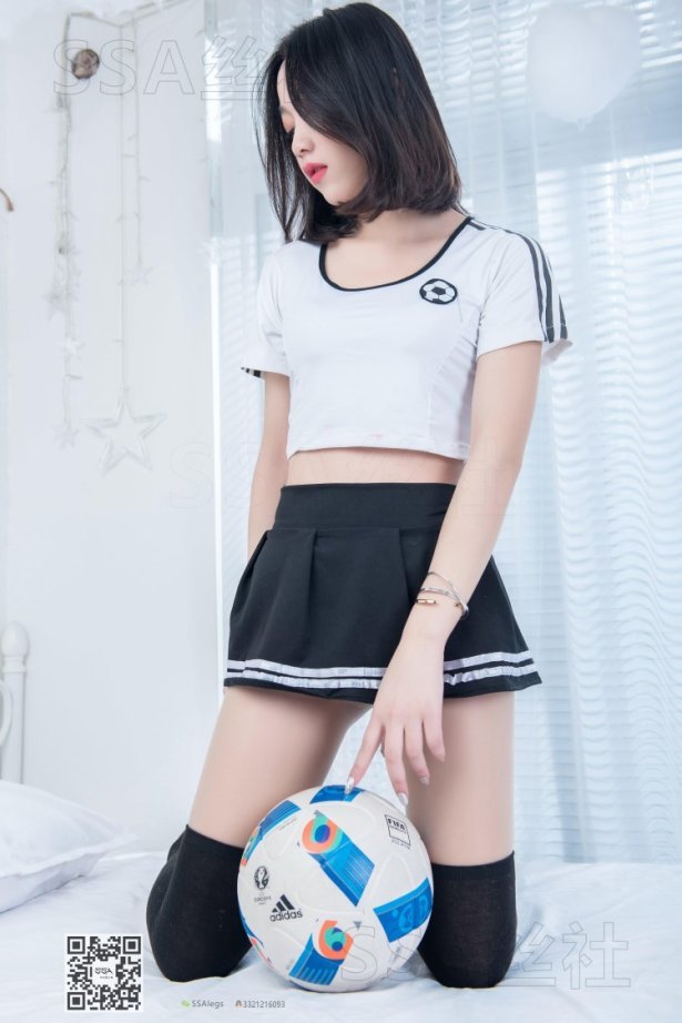 [SSA丝社] NO.086 大大的足球宝贝肉丝黑袜玩球[99P/75M]-萌图网