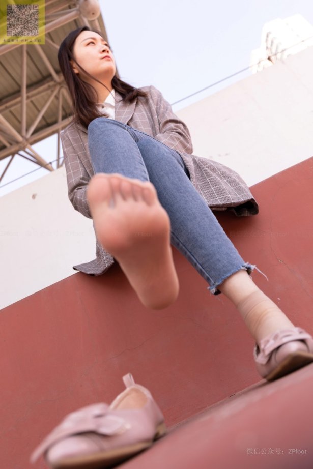 [LSS山茶摄影] NO.090 Baby的操场短丝 [80P/85MB]-萌图网