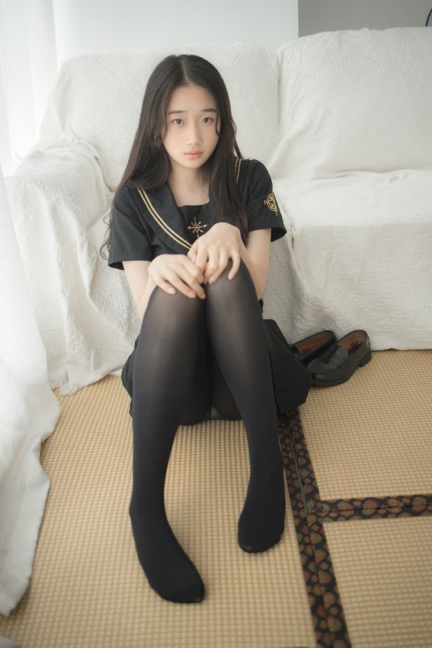 [紧急企划]NO.001 出镜妹子：樱樱樱可 榻榻米上的黑丝​​​​ [45P/1V/858MB]-萌图网