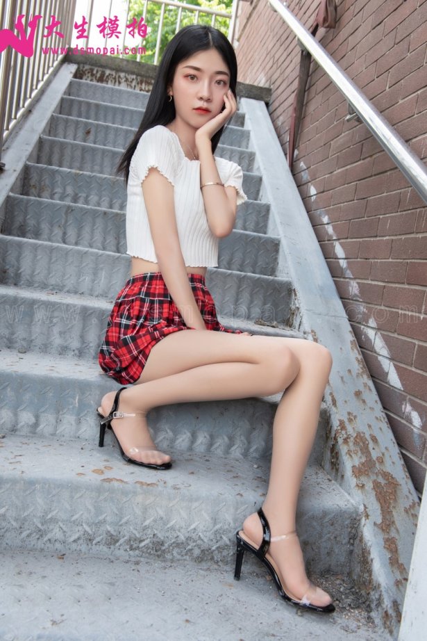 大生模拍 No.197 慧慧 芊芊玉腿 [46P/211MB]