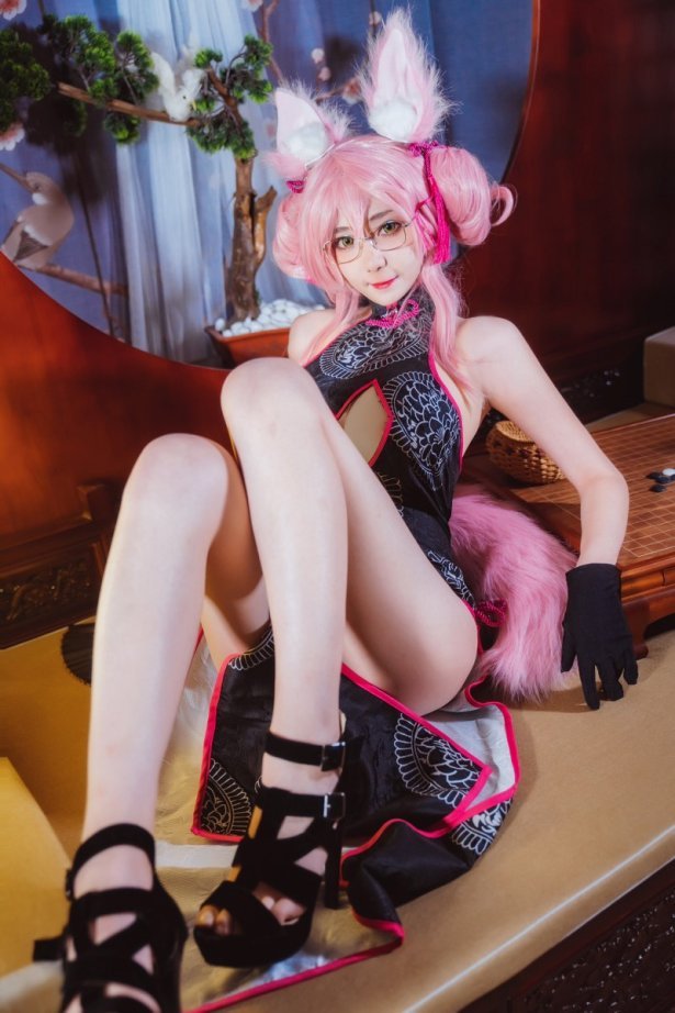 微博红人动漫Coser@南桃Momoko 玉藻前旗袍[16P/87MB]-萌图网