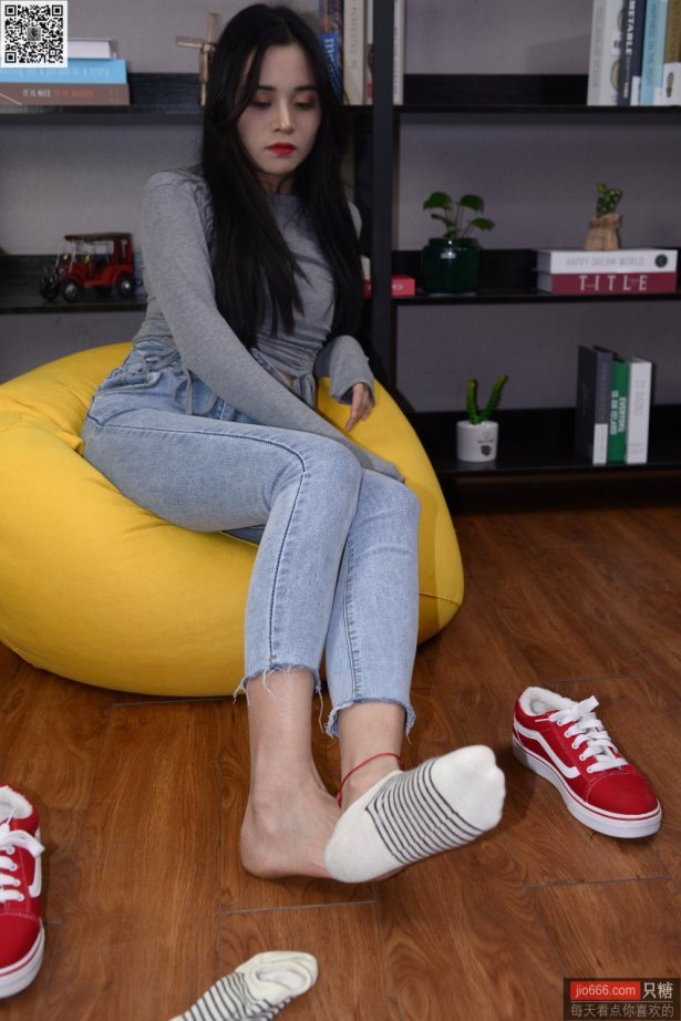 [只糖棉袜]NO.149 文文 轻拾月光，听风声缱绻 [229P/905MB]-萌图网