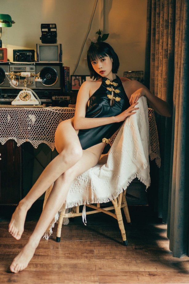 奈汐酱nice – 一个人的 黄昏 [18P/84MB]-萌图网