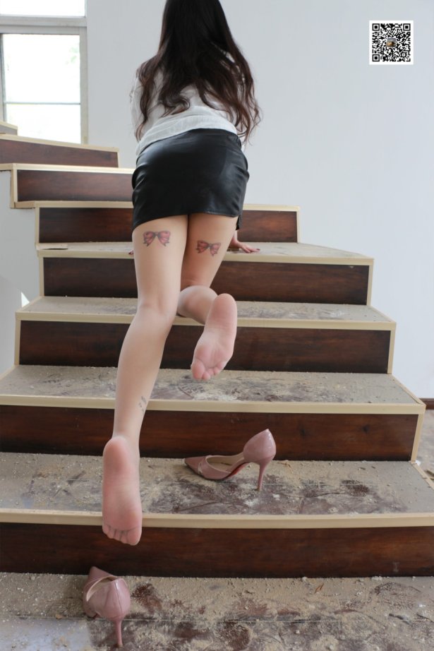 [MussGirl慕丝女郎] 学妹系列02 售楼小姐学妹我看房 [48P/50MB]-萌图网