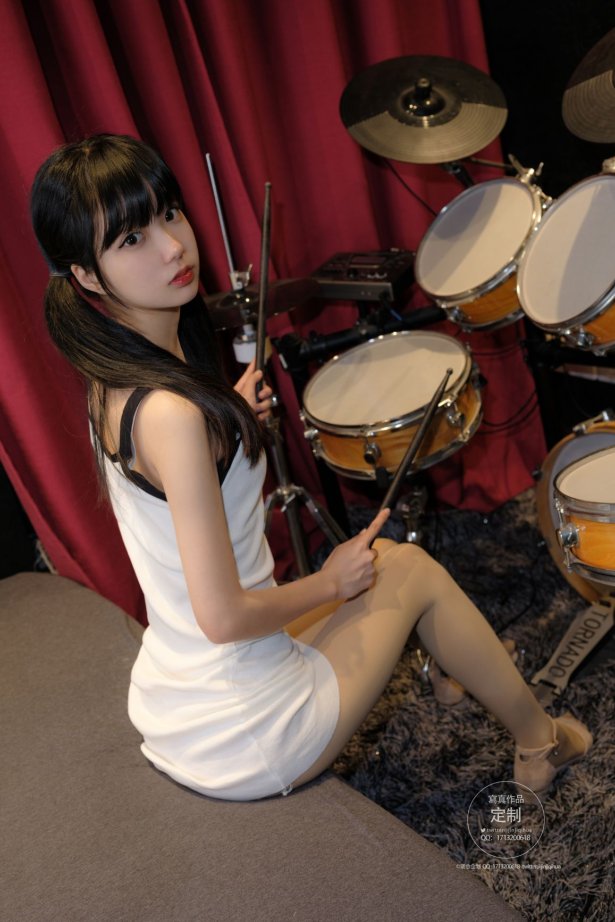 紧急企划 NO.021 出境：一只喵喵梓 肉丝[74P/1V/4.55GB]-萌图网