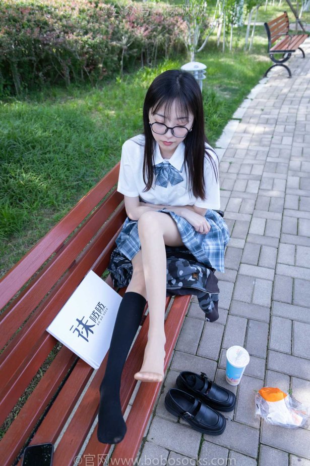 [BoBoSocks袜啵啵]NO.007 稚予-JK制服、皮鞋、黑色中筒棉袜、肉丝 [143P/1V/3.49GB]-萌图网