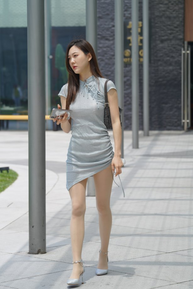 精选街拍 No.1098 气质优雅的旗袍长腿小姐姐（5） [110P/140M]-萌图网