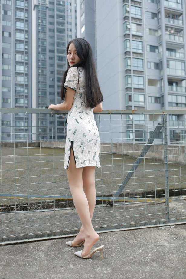 [IESS异思趣向]2022.03.28 丝享家1042：婉萍《旗袍美仁》[85P/144MB]-萌图网