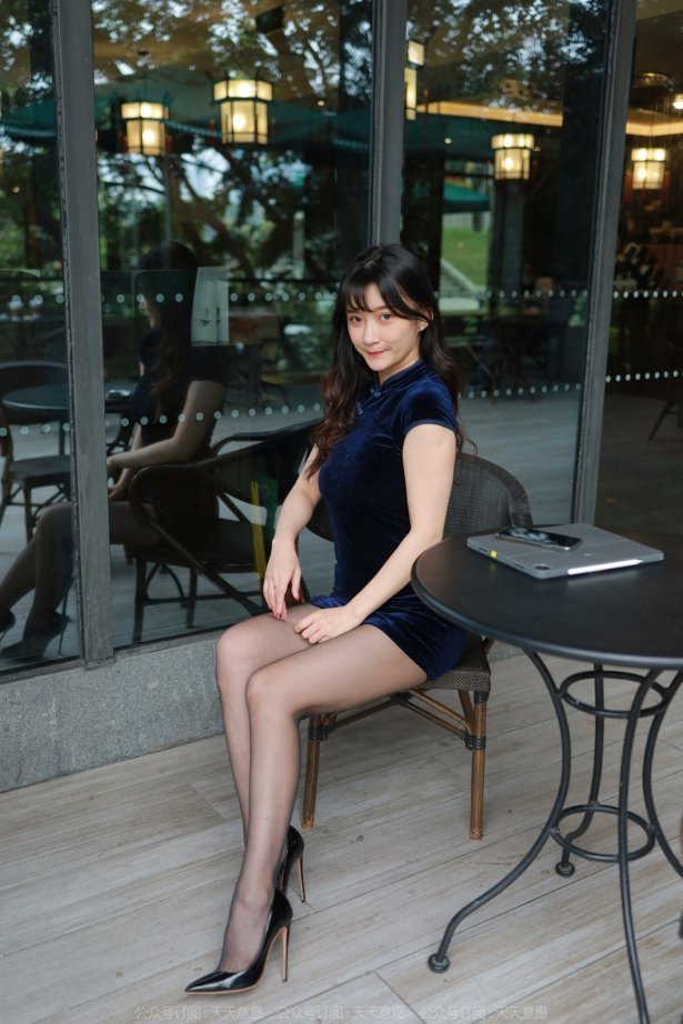 [IESS异思趣向] 耽丝 220331秋秋的高叉嘿丝旗袍 [85P/95MB]-萌图网