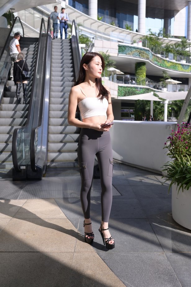 精选街拍 No.1276 恨天高紧身裤性感小姐姐5 [60P/57MB]-萌图网