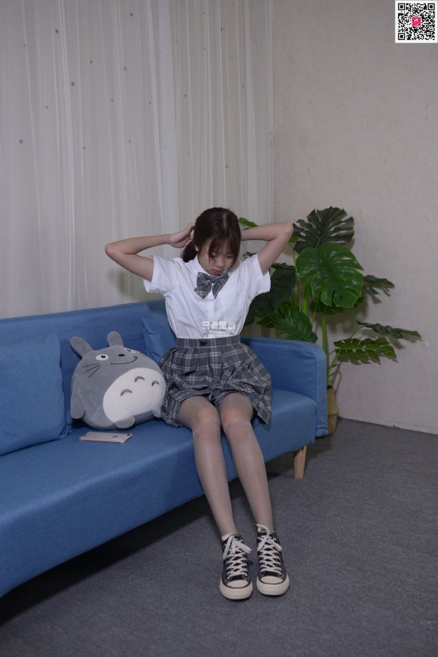 [只糖原创]NO.550 小语 穿过黑暗既是光[159P/1V/1.20GB]-萌图网