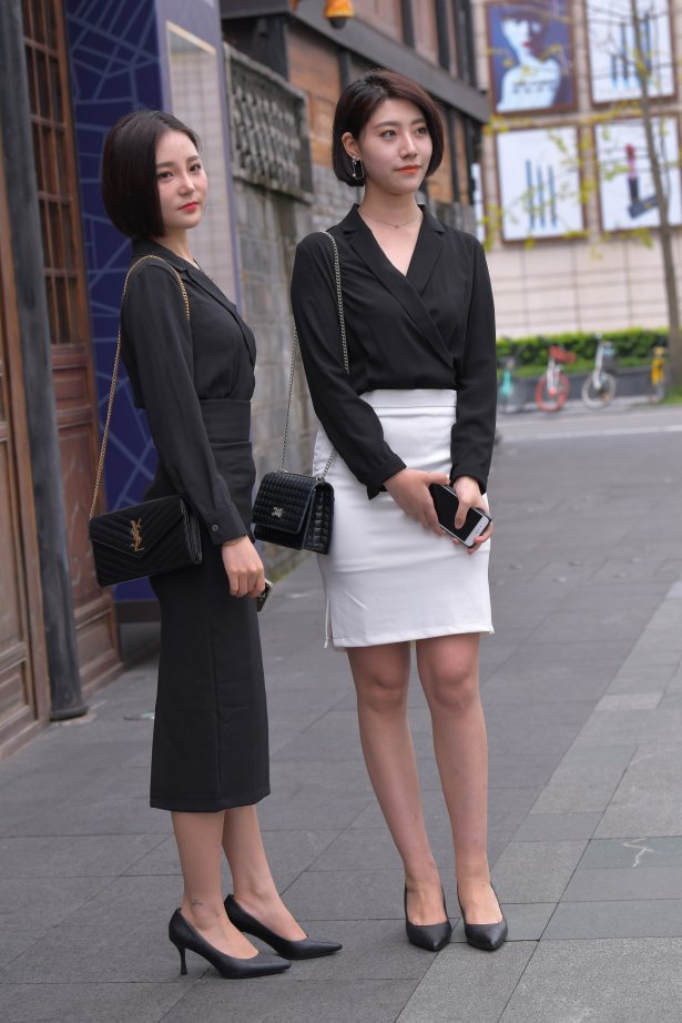 精选街拍作品 NO.1561 魂魂街拍作品 - 美腿高跟姐妹花[24P/25MB]-萌图网