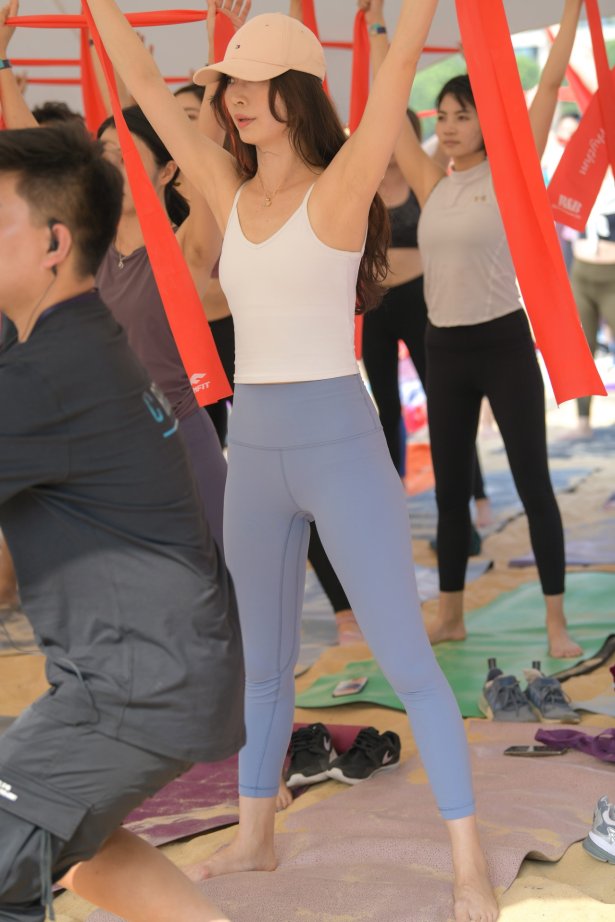 精选街拍作品 NO.1563 魂魂街拍作品 - 屏气凝神[47P/44MB]-萌图网