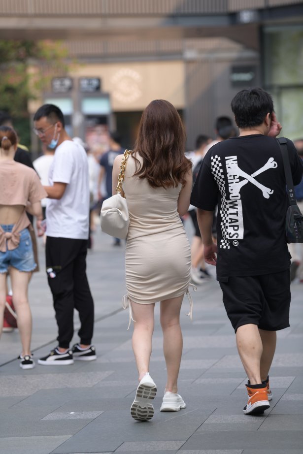 精选街拍 No.1476 视觉冲击街拍作品 - 性感韵味的包臀裙少妇[72P/89MB]-萌图网