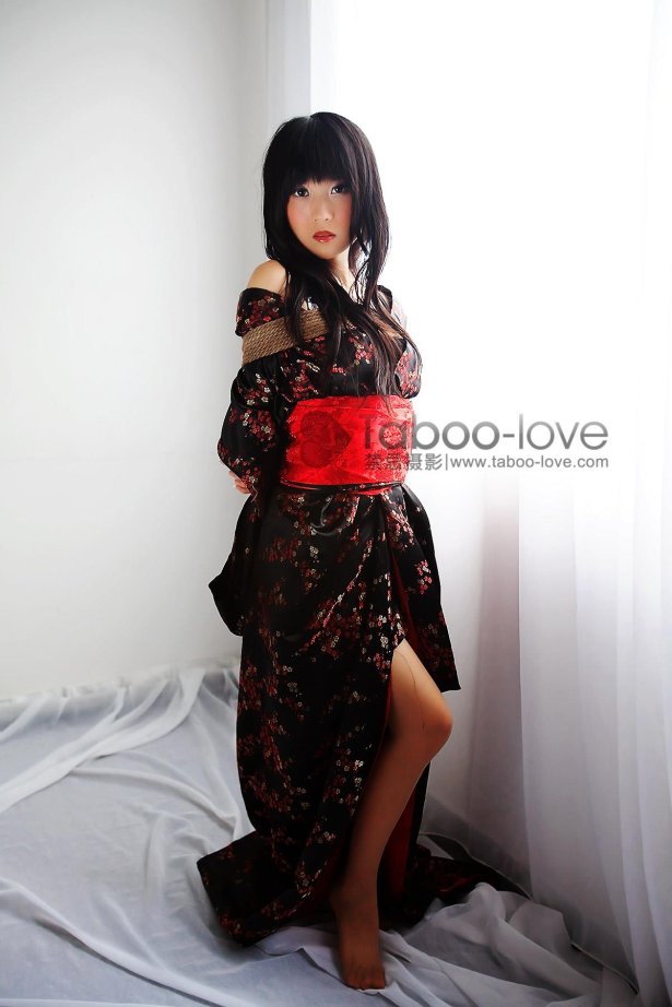 [禁忌摄影]Taboo-love NO.009 阳光房间里日本娃娃[31P/12MB]-萌图网