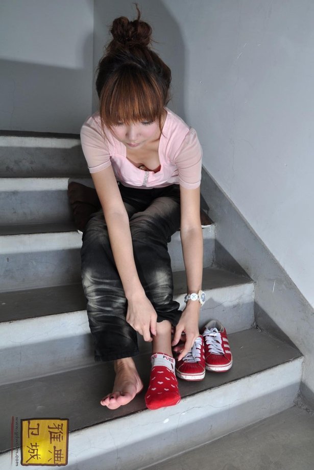 雅典卫城 051 红色袜袜 [191P/229M]-萌图网