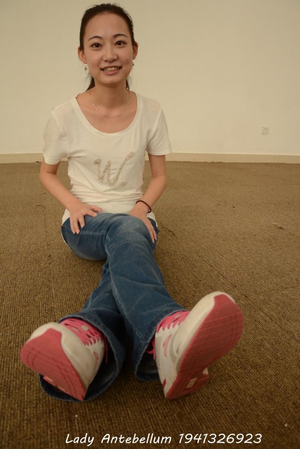 [战前女神] 美腿美足精品摄影套图 024 [220P/359MB]-萌图网