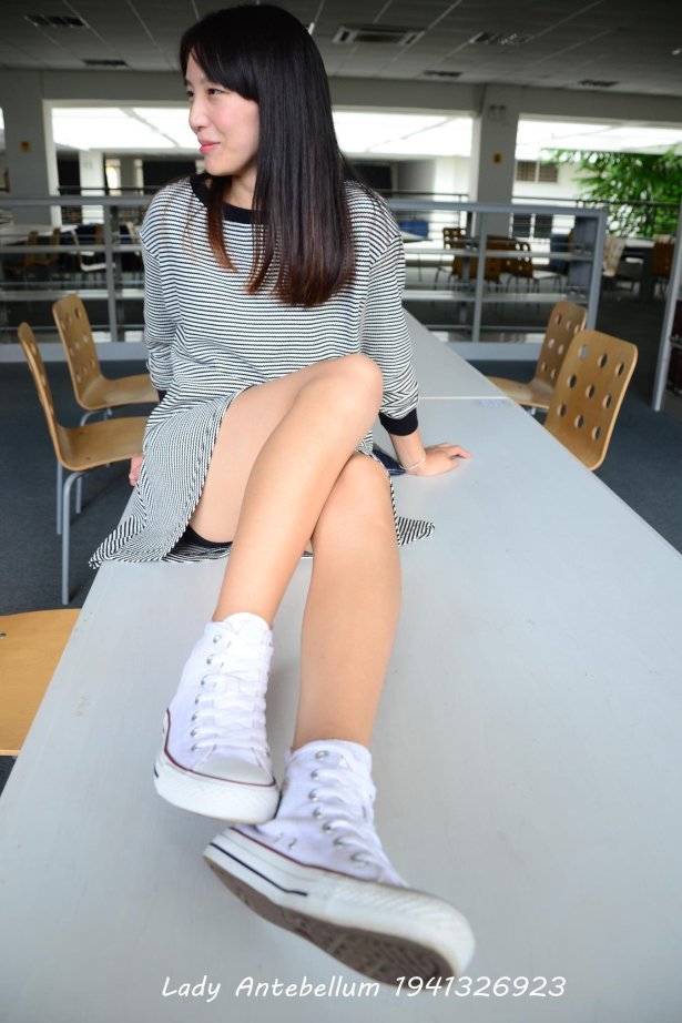 [战前女神] 美腿美足精品摄影套图 027 [74P/92MB]-萌图网