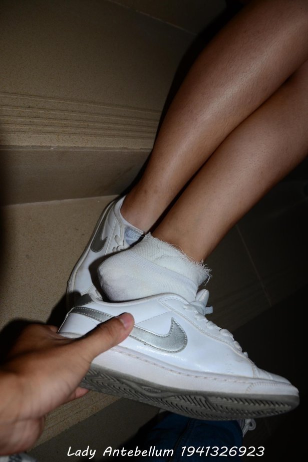 [战前女神] 美腿美足精品摄影套图 036 [73P/101MB]-萌图网