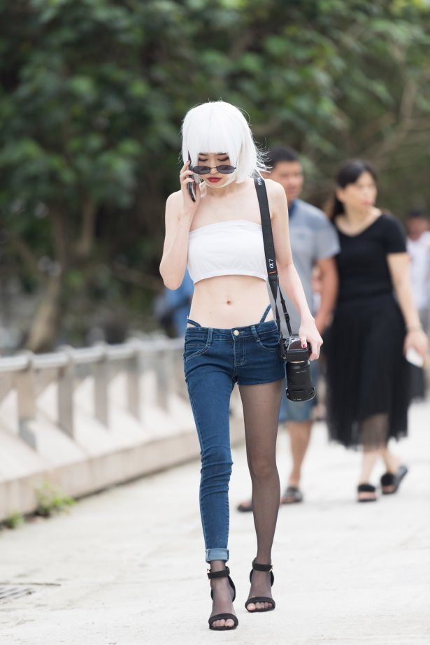 精选街拍作品 NO.1694 程生街拍作品 - 认真拍照的女摄[59P/56MB]-萌图网