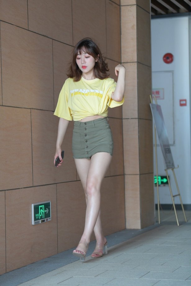 精选街拍作品 NO.1668 红石摄影作品 – 绿色短裙女孩[841P/1.03GB]-萌图网