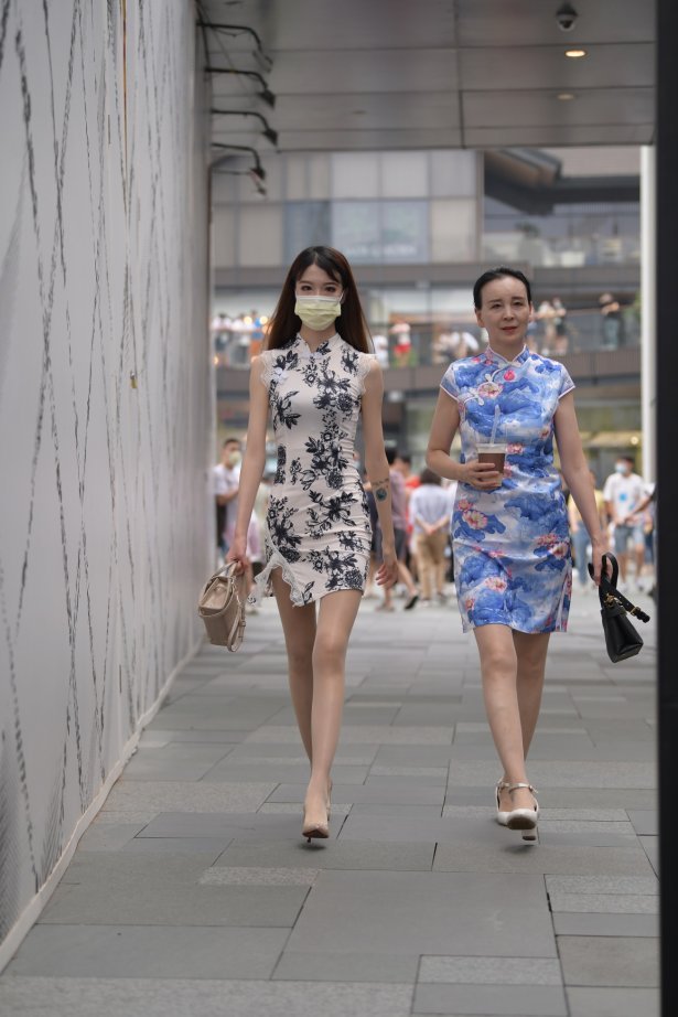 精选街拍作品 NO.1717 摄神街拍作品 - 你想做她的女婿吗 搭讪美腿小姐姐[141P/172MB]-萌图网