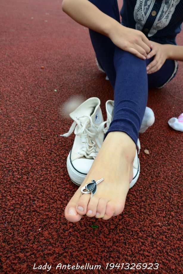 [战前女神] 美腿美足精品摄影套图 050 [117P/274MB]-萌图网