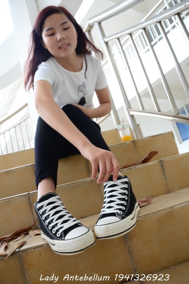 [战前女神] 美腿美足精品摄影套图 085 [79P/136MB]-萌图网