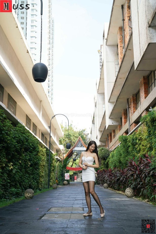 [MussGirl慕丝女郎]NO.404 牛仔服与长椅B[55P/104MB]-萌图网