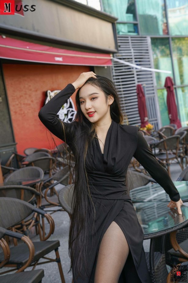 [MussGirl慕丝女郎]NO.407 户外黑丝竹椅B[75P/142MB]-萌图网