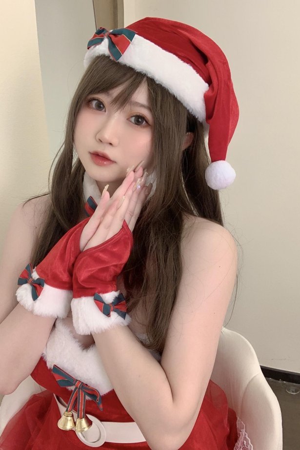 蜜桃少女是依酱呀  – 2021圣诞特辑[58P/4V/239MB]-萌图网