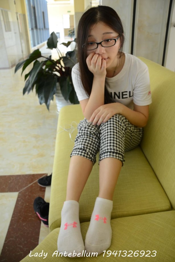 [战前女神] 美腿美足精品摄影套图 103 [105P/290MB]-萌图网