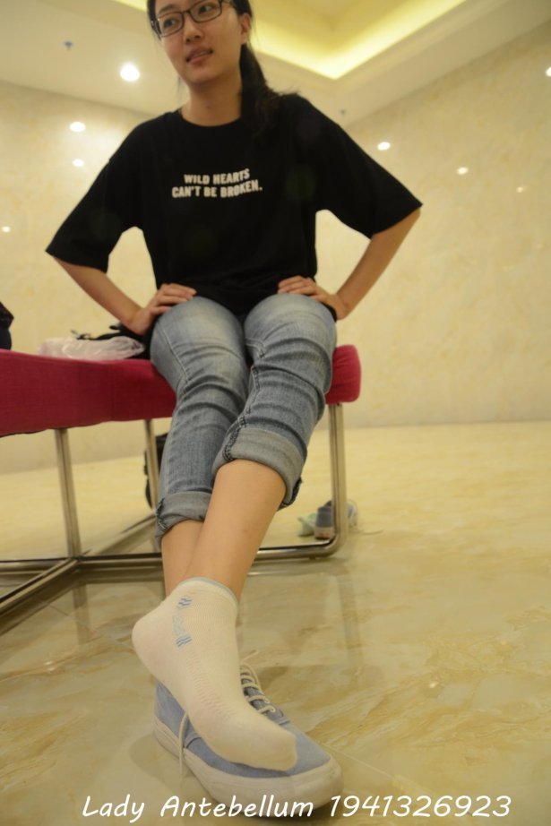 [战前女神] 美腿美足精品摄影套图 109 [121P/298MB]-萌图网