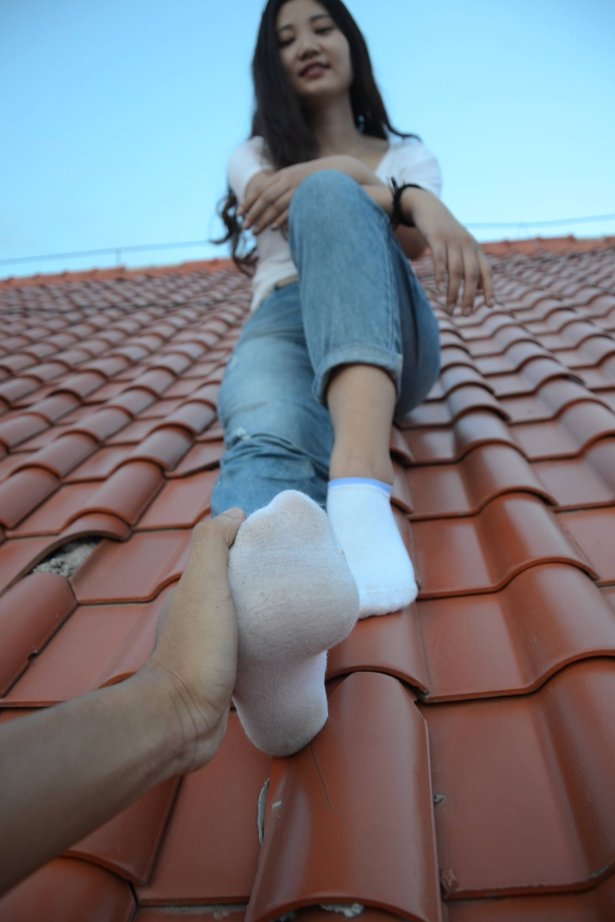 [战前女神] 美腿镁足精品摄影套图 143 [102P/187MB]-萌图网