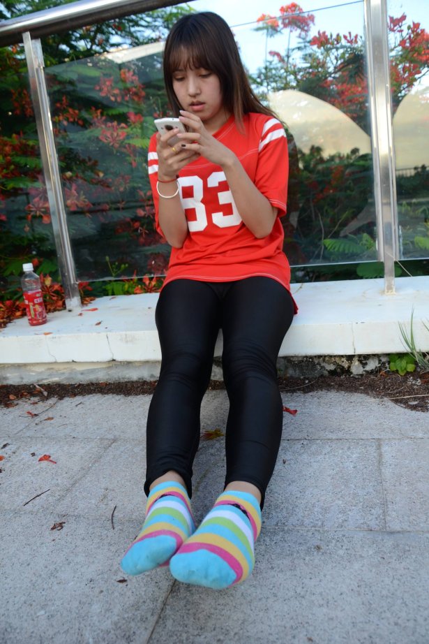 [战前女神] 美腿镁足精品摄影套图 145 [101P/243MB]-萌图网