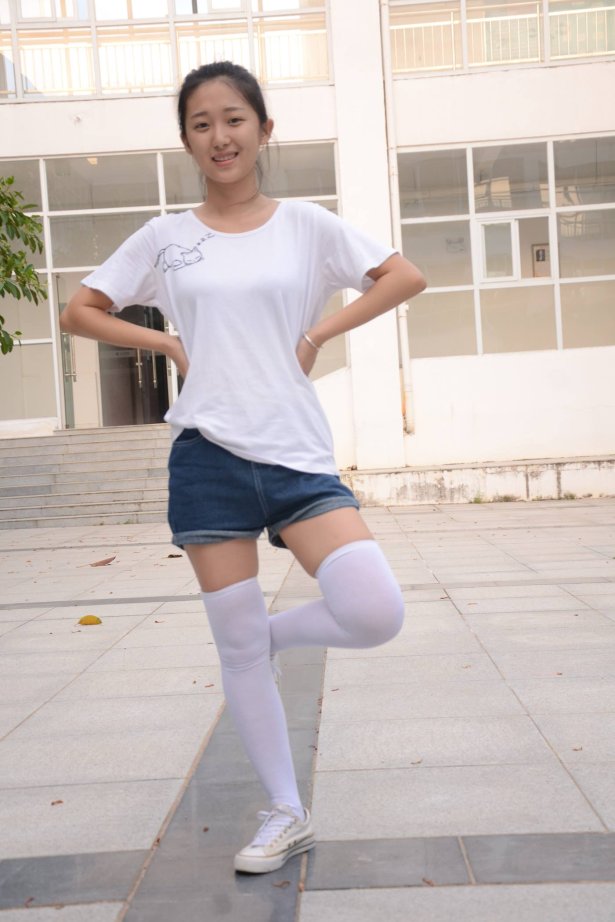 [战前女神] 美腿镁足精品摄影套图 138 [121P/187MB]-萌图网