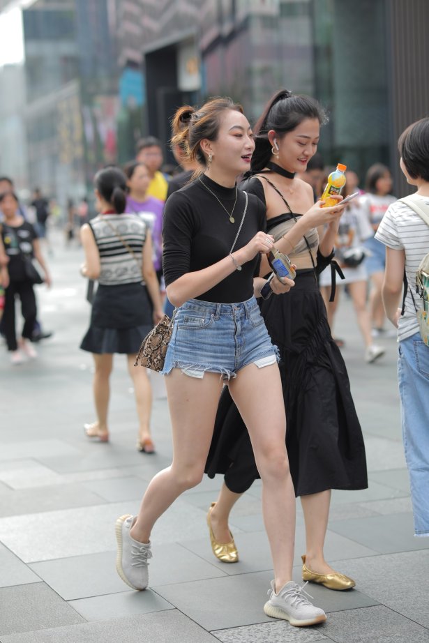 精选街拍作品 NO.2026 凯恩街拍作品 - 热裤美背[52P/45MB]-萌图网