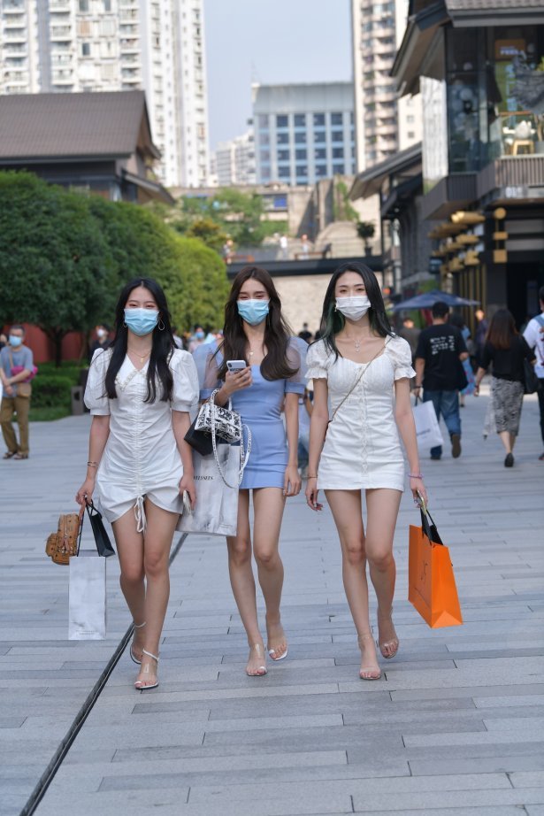 精选街拍作品 NO.2033 视觉冲击街拍作品 - 一波美腿小姐姐，真心赞[132P/158MB]-萌图网