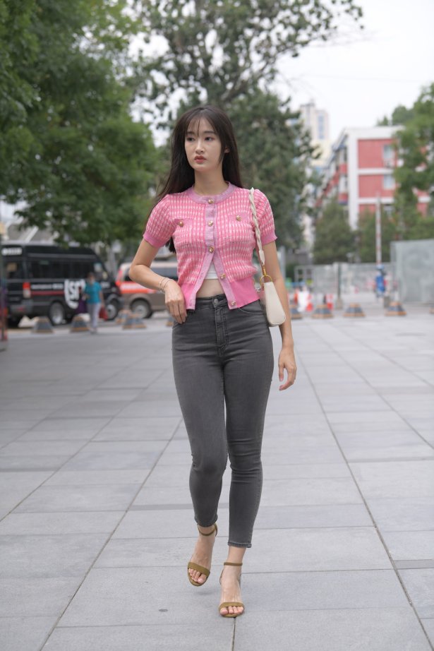精选街拍作品 NO.2142 一只麋鹿摄影作品 - 灰色牛仔裤美女[291P/311MB]-萌图网