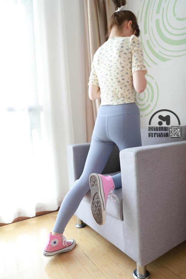 [誉铭传媒]袜足摄影 2020年《06.18 专享作品1》[100P/639MB]-萌图网