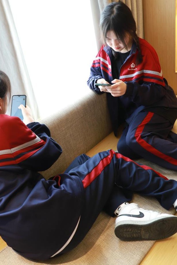 [誉铭传媒]袜足摄影 2020年《06.18 专享作品1》[90P/691MB]-萌图网