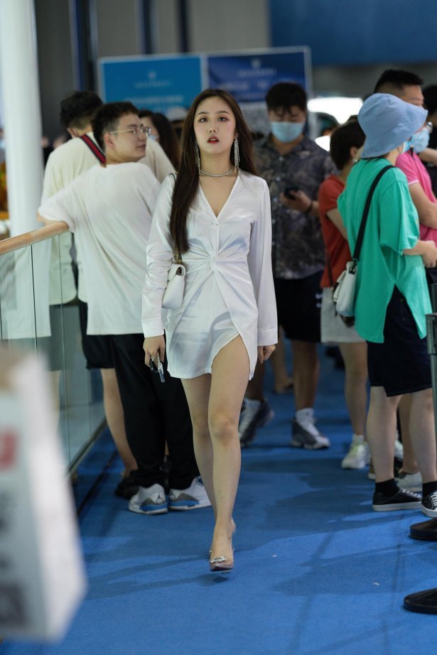 魔镜街拍 NO.056 玲玲街拍作品一个人的车展 [670P/2.9G]-萌图网