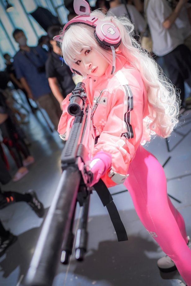 九九八XY – 萤火虫漫展 NIKKE 胜利女神 爱丽丝[18P/75MB]-萌图网