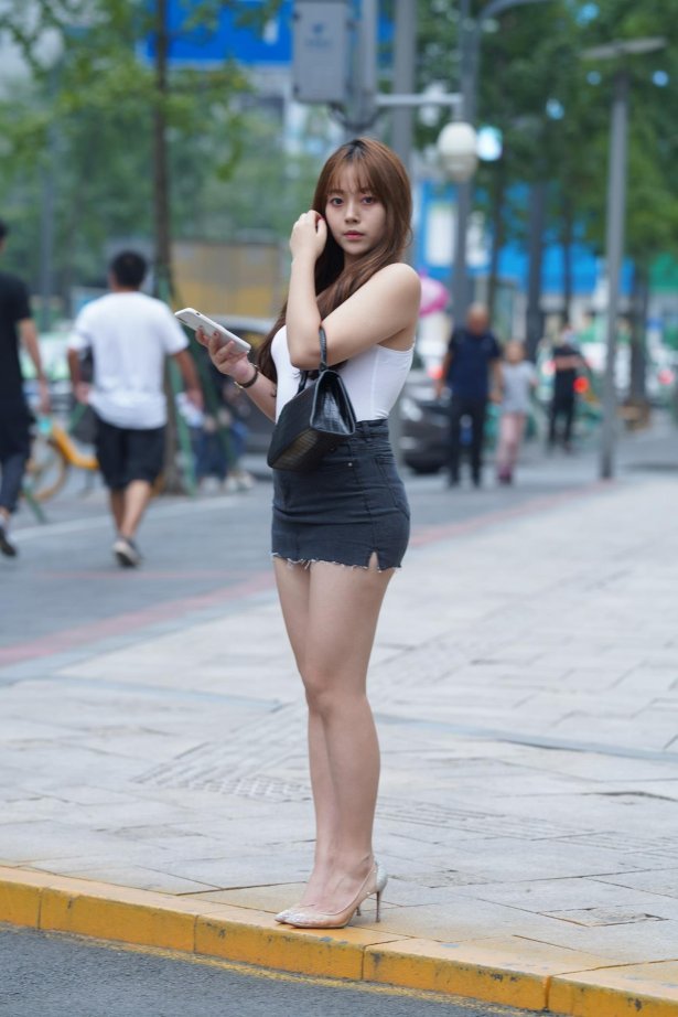 魔镜街拍 NO.131 微胖的牛仔短裙美女 [503P/336M]-萌图网