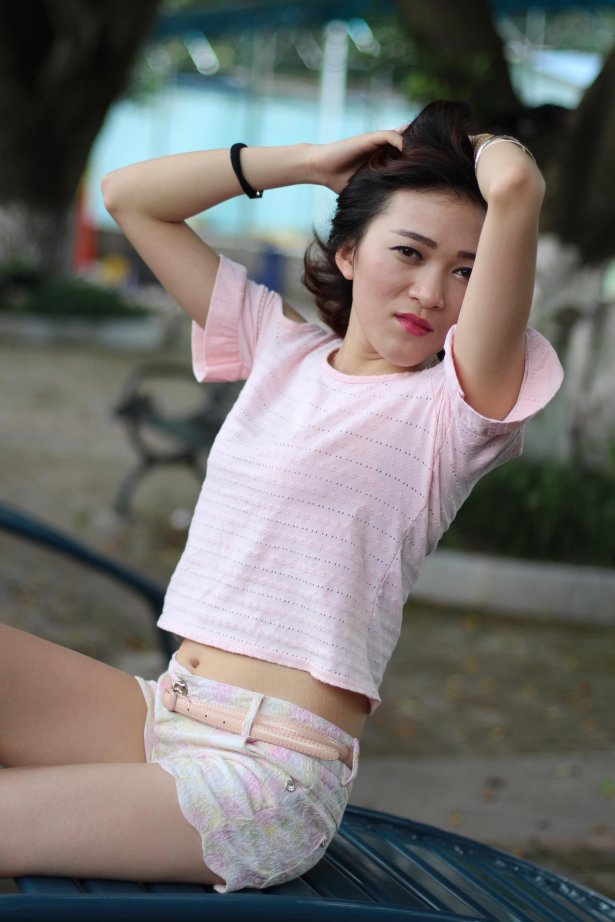 Ecologygreen 125 运动场中的白皙长腿 [43P/200M]-萌图网