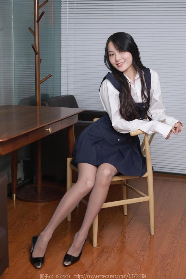 [IESS异思趣向] 2023.01.02 丝享家1317：婉萍《学苑短裙》[79P/78MB]-萌图网