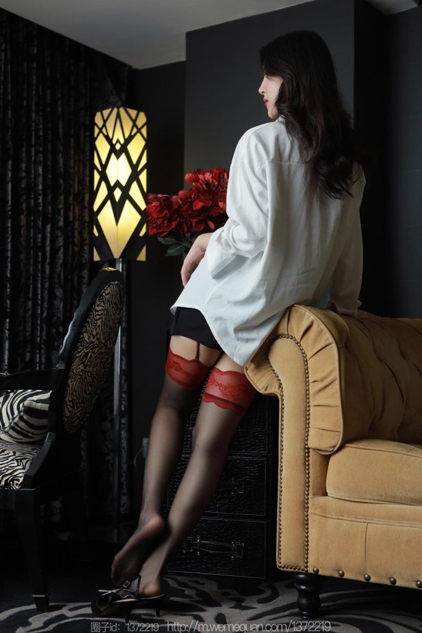 [IESS异思趣向] 2023.03.11 丝享家1387：小宝《红玫瑰雷丝》[79P/83MB]-萌图网