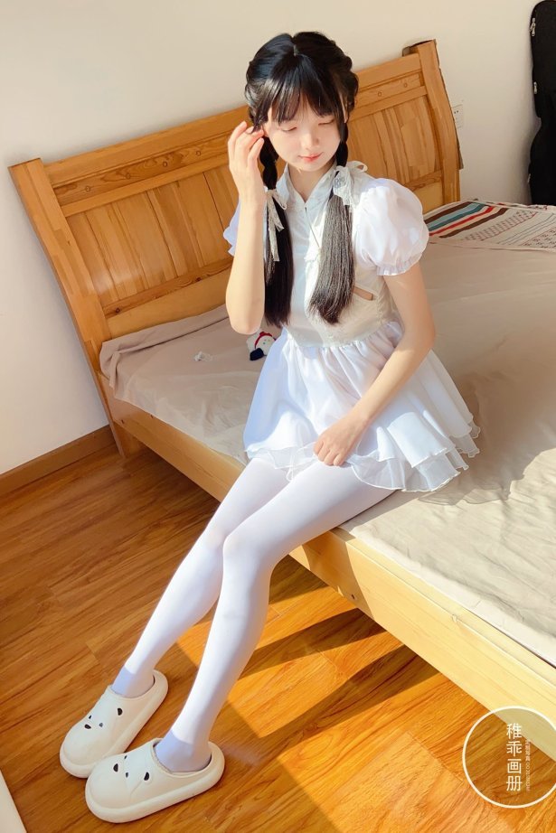 柴系小乖(稚乖画册) – 夜夜 80D白丝嬉戏[74P/1V/367MB]-萌图网